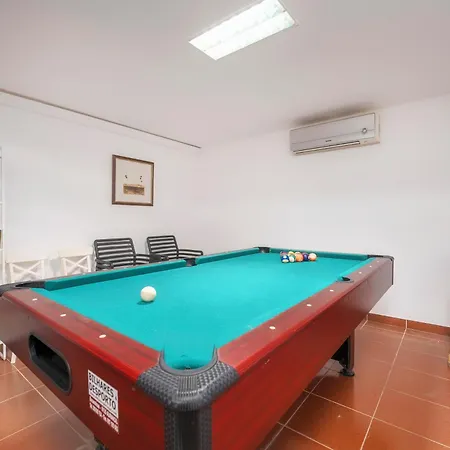 Villa, Piscina Privada, Barbecue, Snooker Prestige For Villa