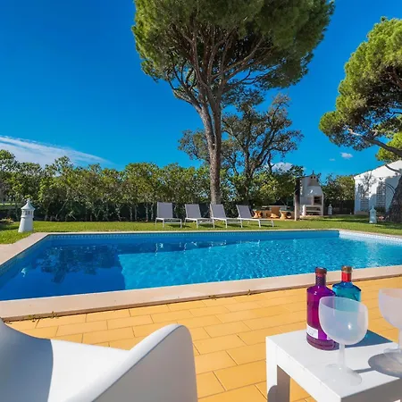 4 Quartos, Piscina, Bbq Snooker, Prestige For Vila *