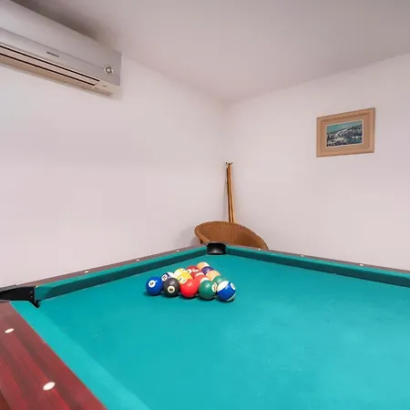 Villa, Piscina Privada, Barbecue, Snooker Prestige For Quarteira