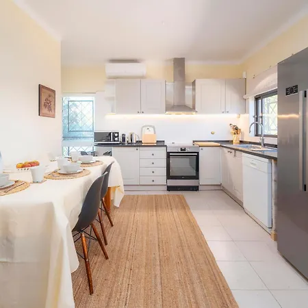 Villa, Piscina Privada, Barbecue, Snooker Prestige For Villa Quarteira
