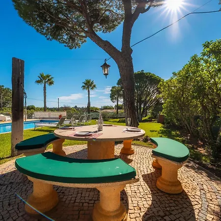 Villa, Piscina Privada, Barbecue, Snooker Prestige For Villa Quarteira