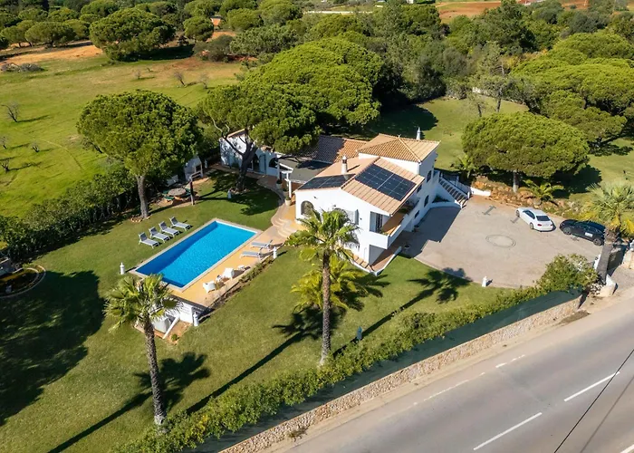 Terra Vermelha, Snooker Prestige For Villa *